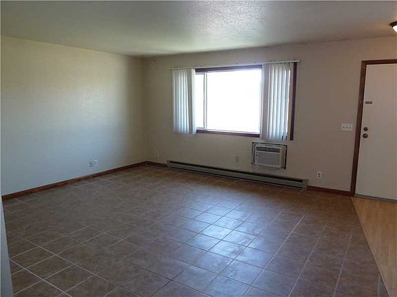 5th image of 1018 Howard Ave APT 3