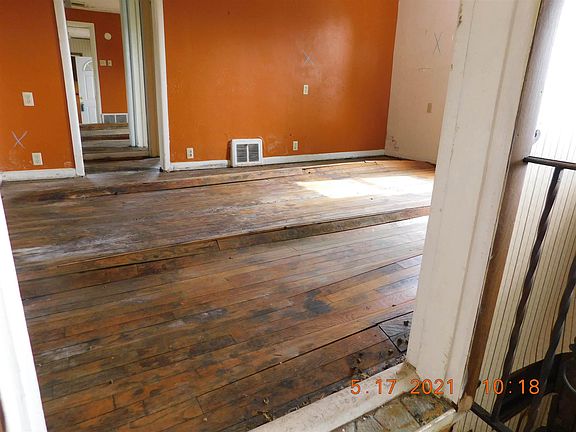 2nd image of 913 Parkway