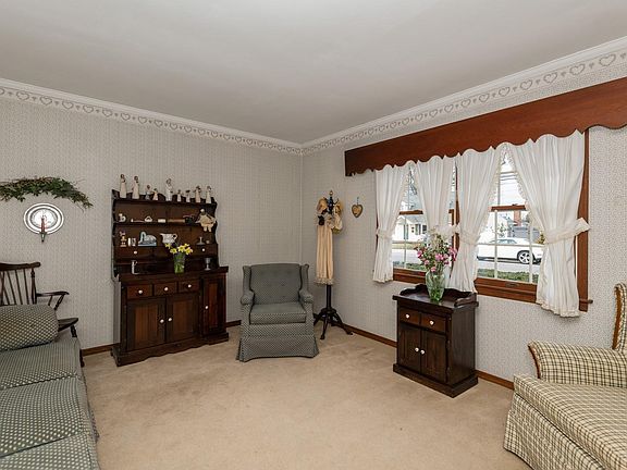 3rd image of 307 Brendan Ave