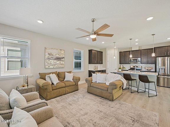 4th image of 317 CEDAR ELM Way