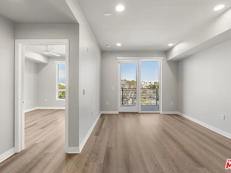 7428 Santa Monica Blvd #308 — Photo 8