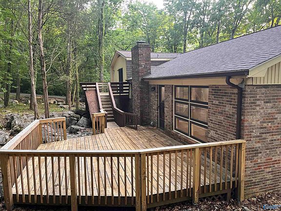 2nd image of 600 Bain Dr SE