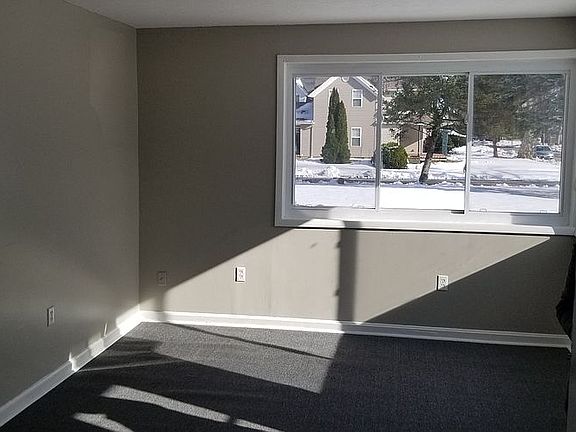 4th image of 500 W 10th St