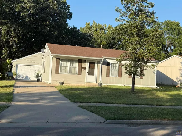 4700 SW 28th St, Topeka, KS 66614