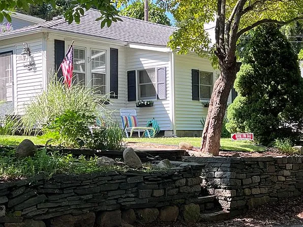 108 Cedar Rd, Wading River, NY 11792