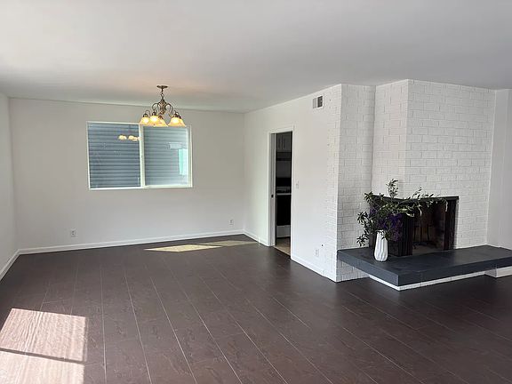 5th image of 11831 Mayfield Ave #3