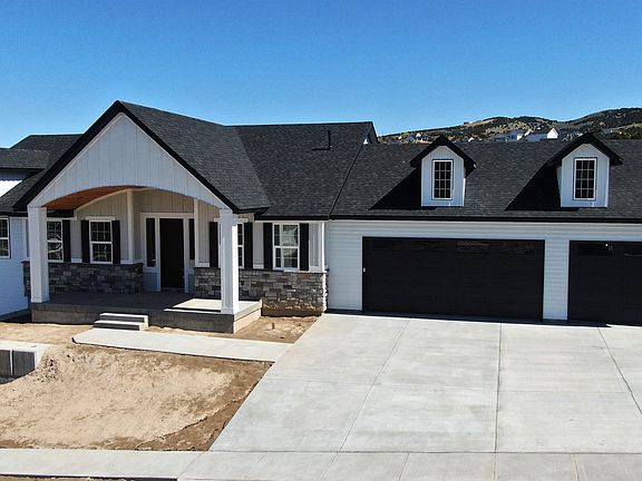 3rd image of 1338 Windsong Ln