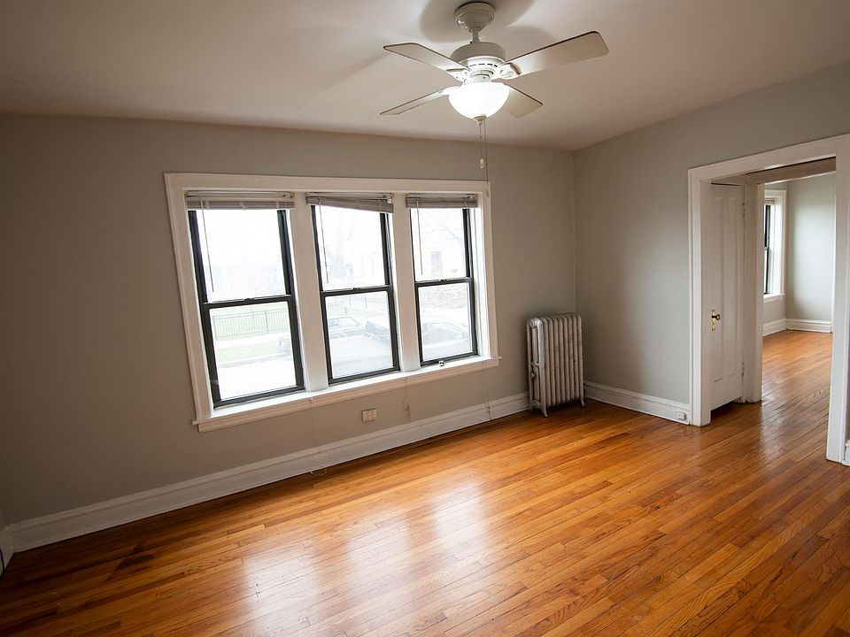 1st image of 2536 N Artesian Ave #1A