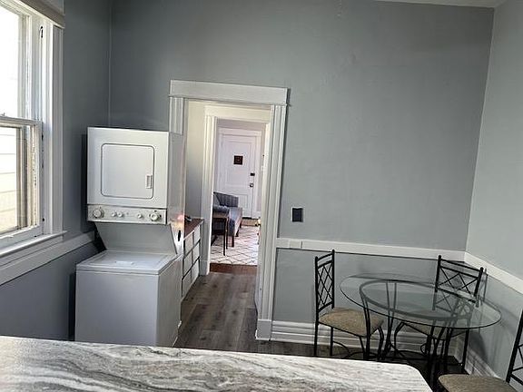 5th image of 2044 Midland Ave #2