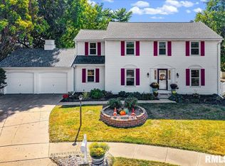 5501 N Holly Hedges Ct, Peoria, IL 61614