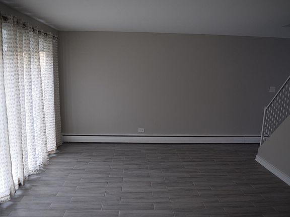 5th image of 8815 Robin Dr