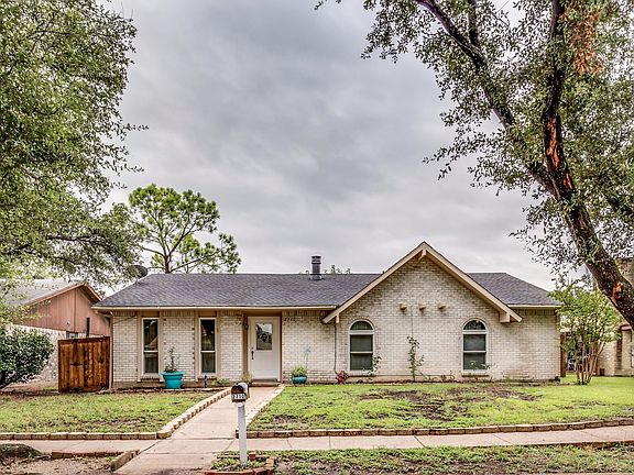 2nd image of 2710 Robin Hill Ln