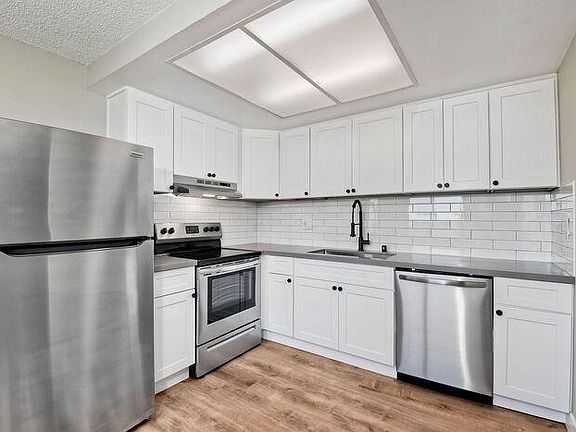 3rd image of 160 Camino Corto APT 14