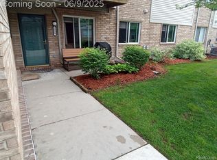 2228 Frazho Rd, Warren, MI 48091