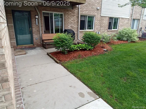 2228 Frazho Rd, Warren, MI 48091