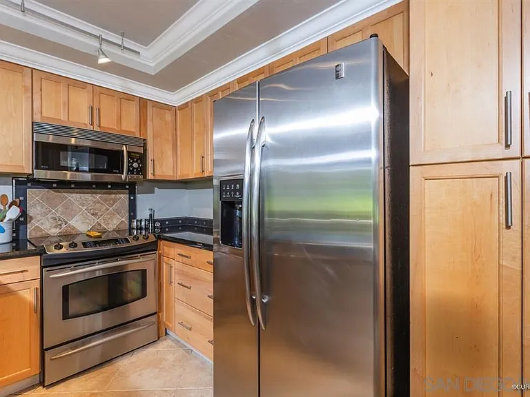 10470 Ridgewater Ln — Photo 11