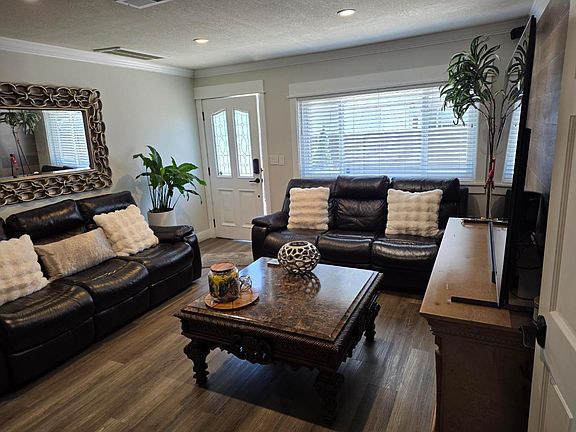 2nd image of 4442 Colombo Dr