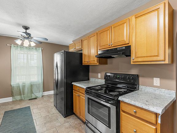 3rd image of 301 Richmond Ave