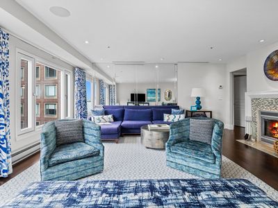 20 Rowes Wharf APT 702, Boston, MA, 02110