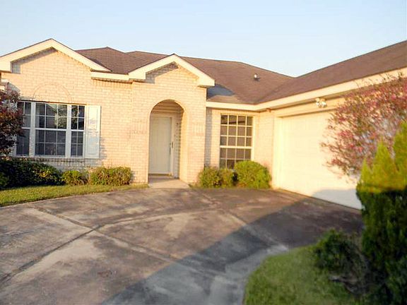 2nd image of 5 Larkspur Ln