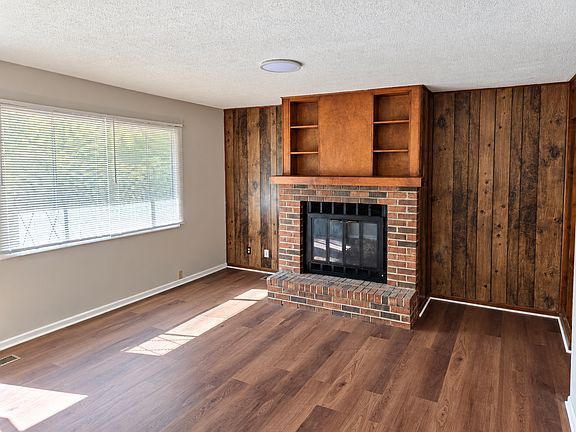 3rd image of 8804 E 35th St