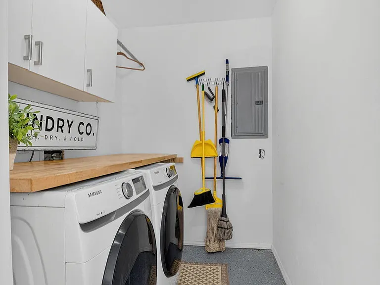 4690 Palo Verde Dr — Photo 30