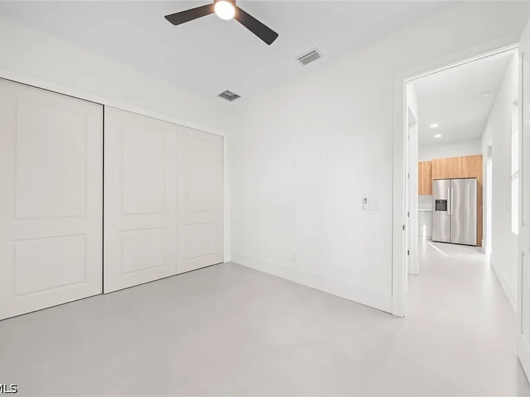 1805 W 10th St — Photo 25