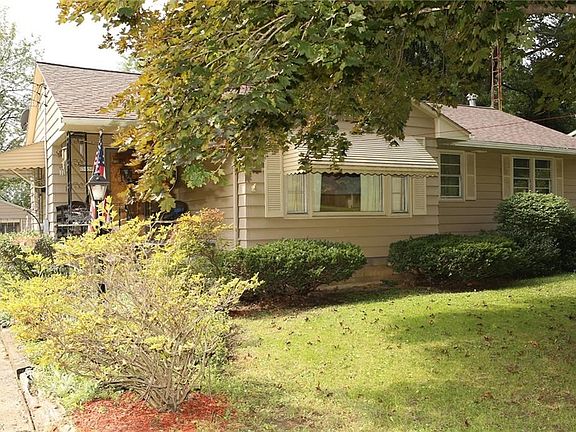 2nd image of 525 Stewart Ave