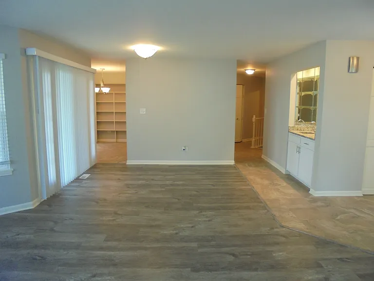 1122 Saint Andrews Ct #1122 — Photo 5