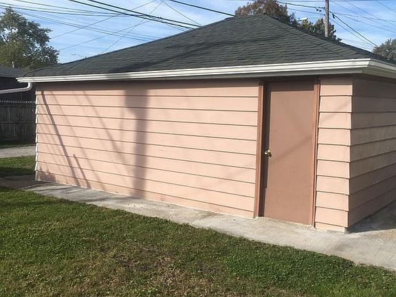 3rd image of 14132 Greenbay Ave