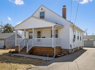 1939 Johnson Ave NW, Cedar Rapids, IA 52405