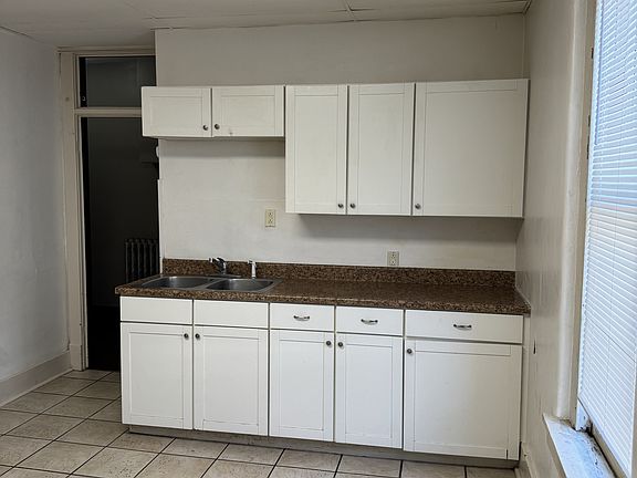 4th image of 509 N Perry St #511