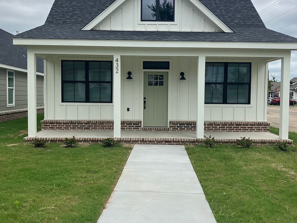 1st image of 432 E Will Rogers Blvd
