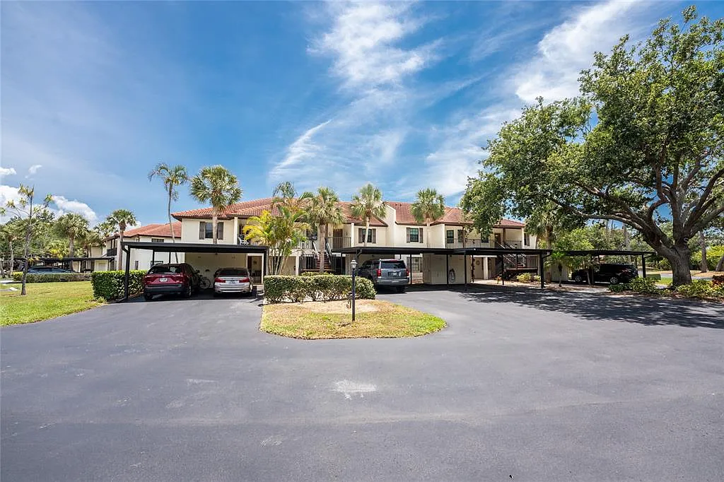 2 bed, 2.0 bath, 1112 sqft, $1,950 — Photo 2