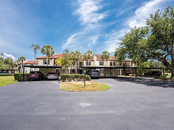 2nd image of 511 Pine Hollow Cir #511
