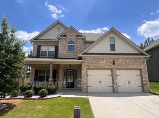 5767 Savannah River Rd, College Park, GA 30349