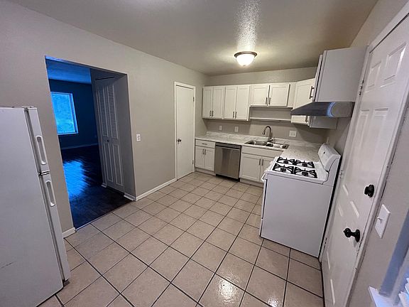2nd image of 105 Peony St SW #105