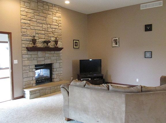 3rd image of 1360 King Ct