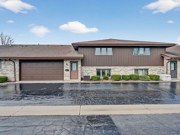 3rd image of 10536 Illinois Ct
