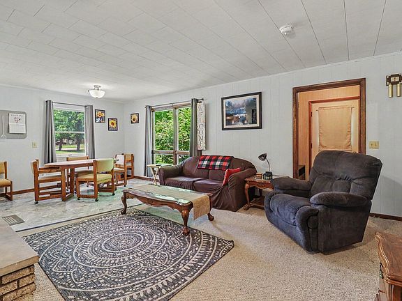 4th image of 8931 Aura St