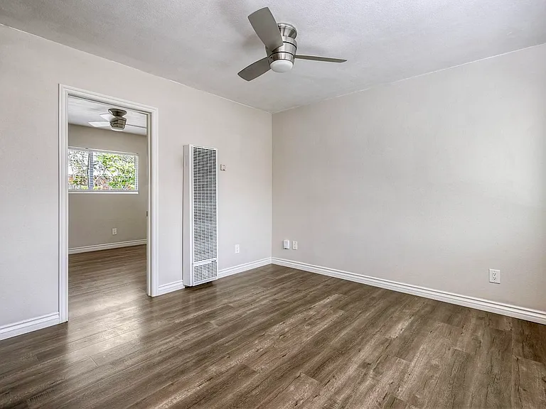 2727 G St #1/2 — Photo 9
