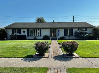 38434 Jefferson Ave, Harrison Township, MI 48045