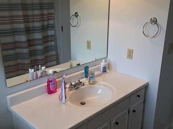 4th image of 14880 Michelle Ln NE