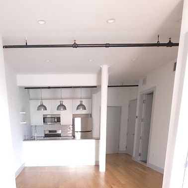 1st image of 347 Lorimer St #4B