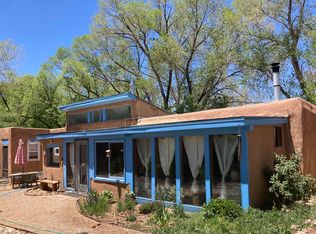 48 Highway 240, Ranchos De Taos, NM 87557