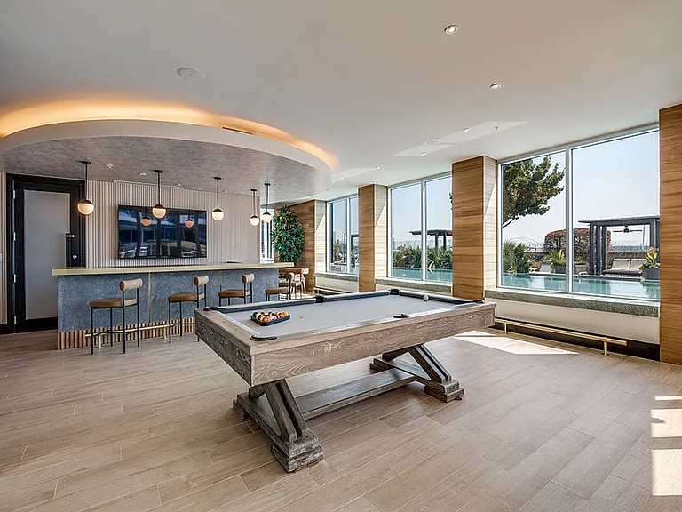 1400 HiLine Game Room
