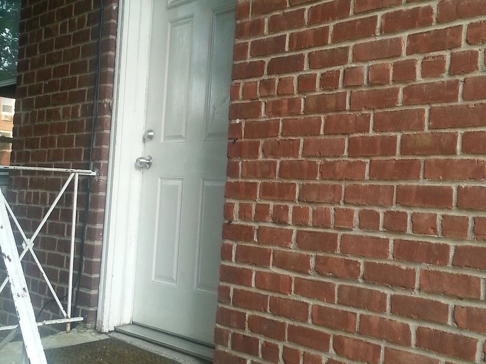 2nd image of 1227 E 66th St