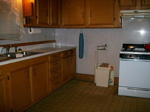 2nd image of 112 E Drew St