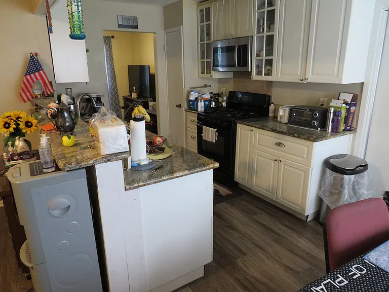 4815 Sorrento — Photo 3