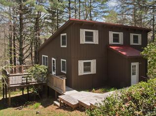 75 Hobnob Ln, Glenville, NC 28736